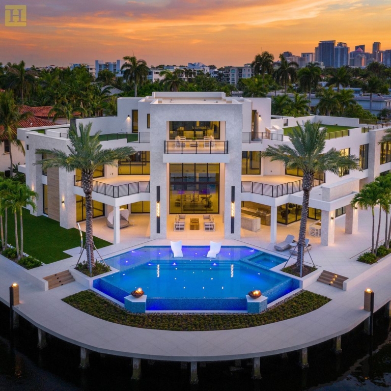 Luxurious Coastal Modern Residence with Deep Water Dockage in Fort Lauderdale, Florida