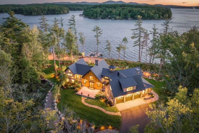 Winnstone Estate: A Spectacular Lakefront Retreat on Lake Winnipesaukee, New Hampshire