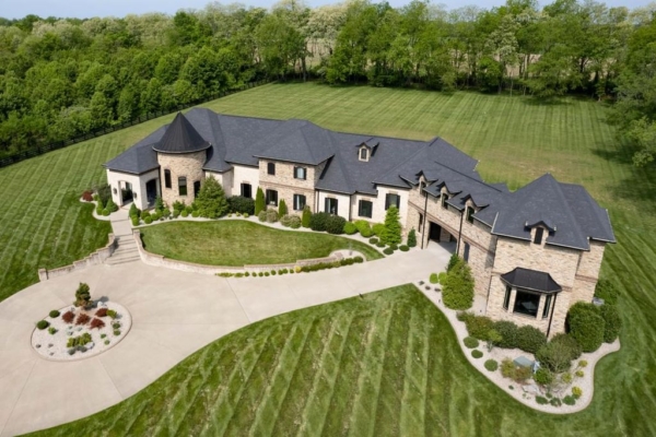 Masterpiece Estate in Kentucky: Unrivaled Luxury and Craftsmanship