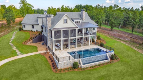Craftsman-Farmhouse : A Timeless Retreat for Luxury Lakefront Living in Georgia Offered at $3.25 Million
