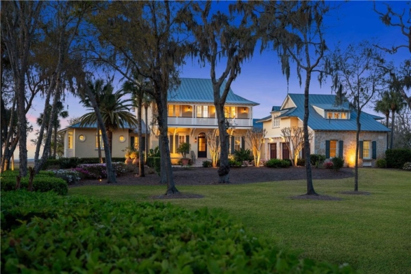 Luxurious Coastal Haven with Breathtaking Views of Frederica River ...