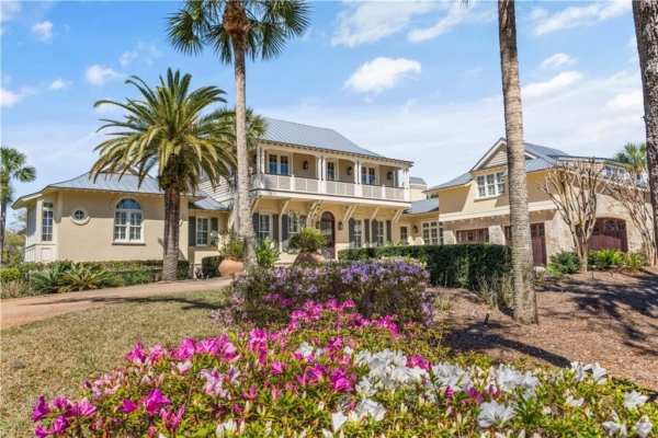 Luxurious Coastal Haven with Breathtaking Views of Frederica River ...