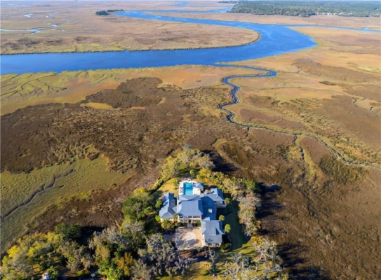 Luxurious Coastal Haven with Breathtaking Views of Frederica River ...