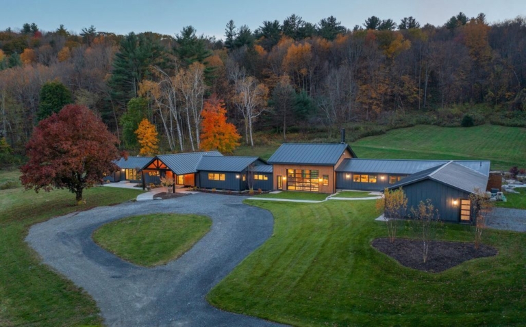 Massachusetts’ Single-Level Retreat Seamlessly Integrates Modern and Rustic Charm, Asking $4,999,888