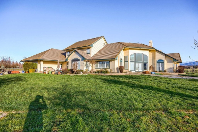 Oregon Oasis with Custom Security Gate, Waterfall, and Pond Available