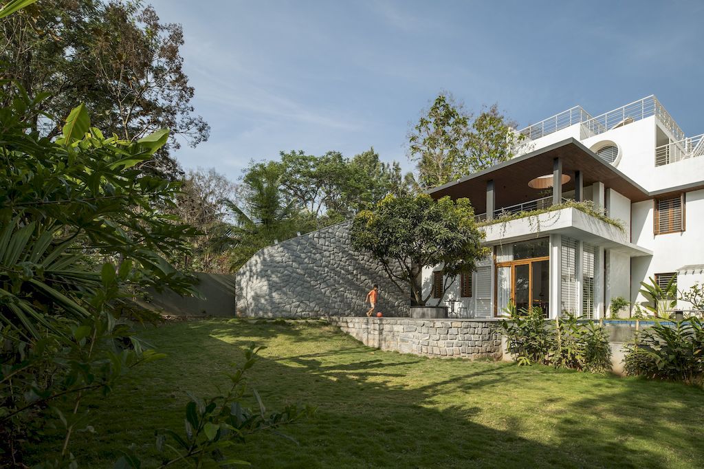 Siri Residence, A Luxurious Tropical Oasis by Design Kacheri