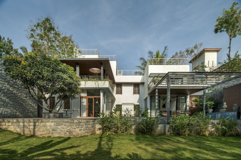 Siri Residence, A Luxurious Tropical Oasis by Design Kacheri