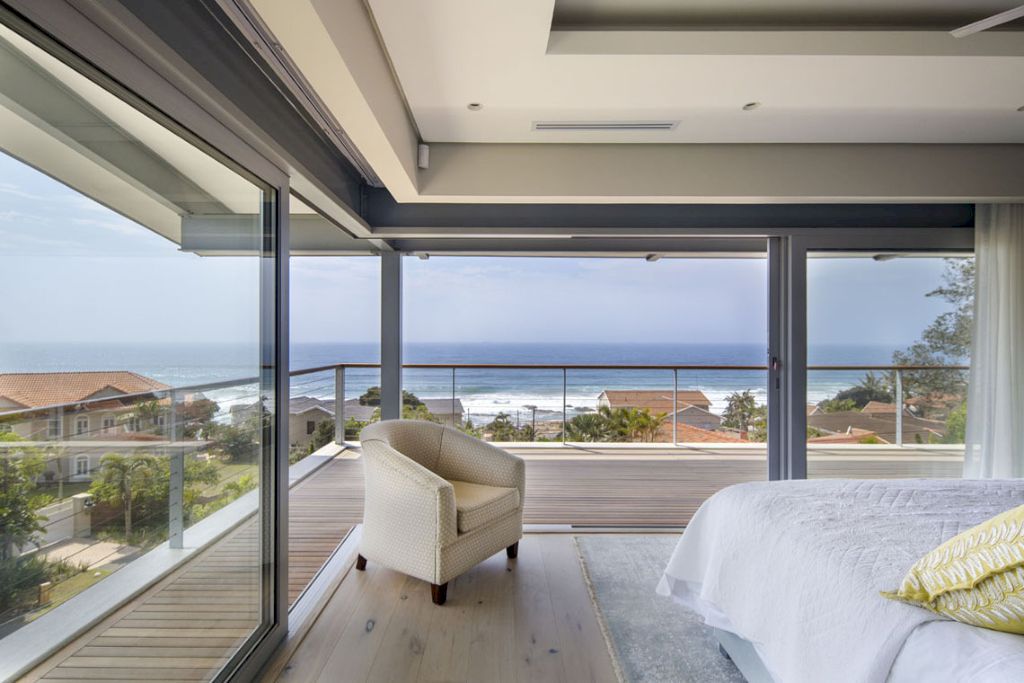 Umdloti Beach House in South Africa by Metropole Architects