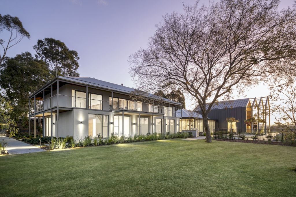 Woorarra House, tradition and luxury by Rptecture Architects