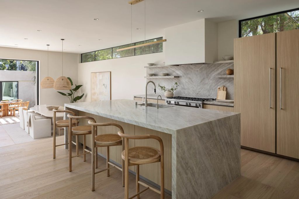 11964 Modjeska Place Home in Los Angeles, California. Explore the unparalleled luxury of The Atrium House, a newly constructed home by Wylan/James in Mar Vista. Boasting 4 bedrooms, 4 baths, and an office/gym.