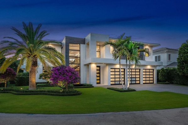 Custom Signature Estate with Exquisite Finishes in Boca Raton Asks for $10,950,000