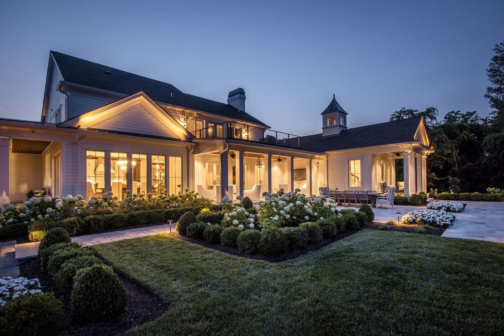 404 Whistler Cove Home in Franklin, Tennessee. Experience the epitome of gracious living in this stunning Modern Farmhouse estate situated on 12 acres in Franklin. Recently renovated by Forte Building Group and Durden Architecture.