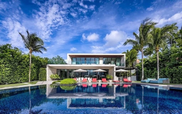 A Rare $40 Million Retreat Of Luxury Living And Tranquility On Coveted 