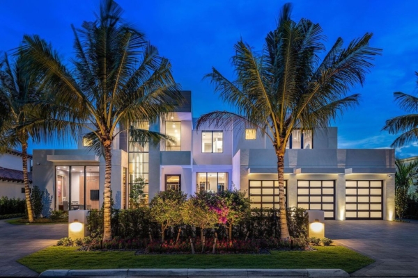 An Exceptional $19.5 Million Signature Estate in Boca Raton’s Esteemed Royal Palm Yacht & Country Club Community