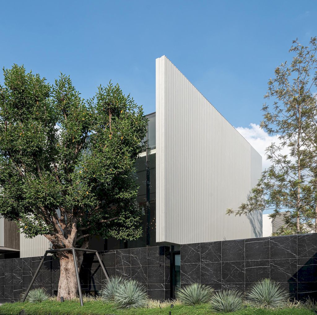 B/W Residence, Modern Sanctuary by ACA Architects