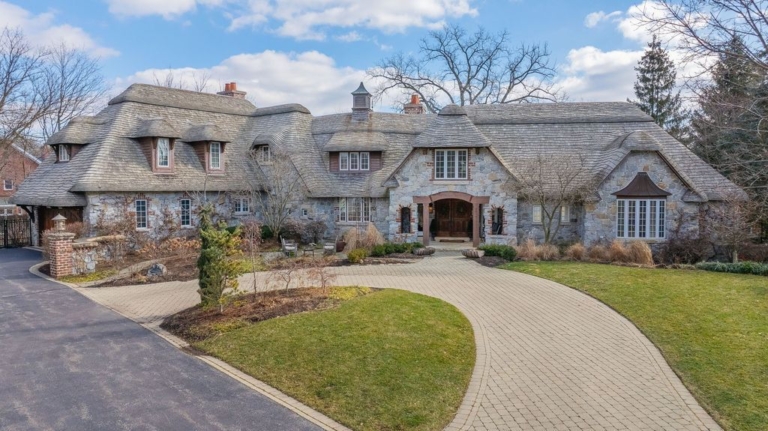 European-Inspired Luxury Estate in Illinois: A Timeless Haven of Elegance, Comfort, and Craftsmanship Listed at $2.5 Million