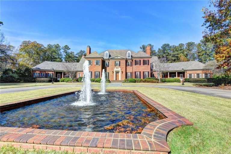 Exquisite Luxury Estate Living A Masterpiece in North Valley