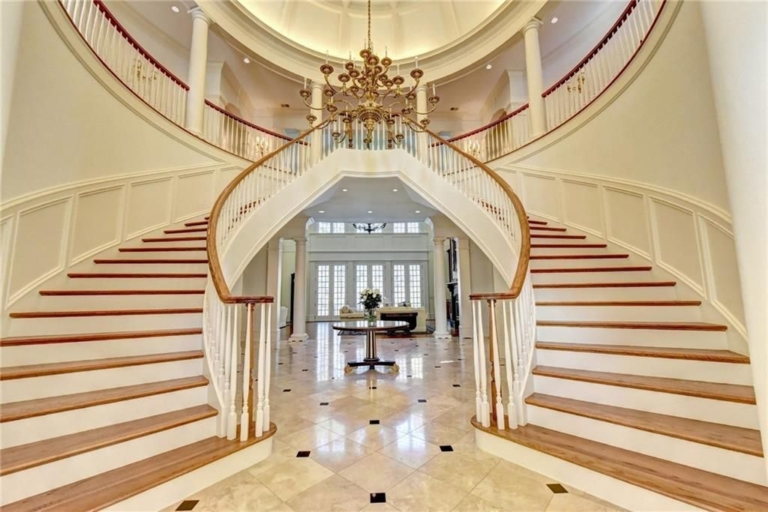 Exquisite Luxury Estate Living A Masterpiece in North Valley