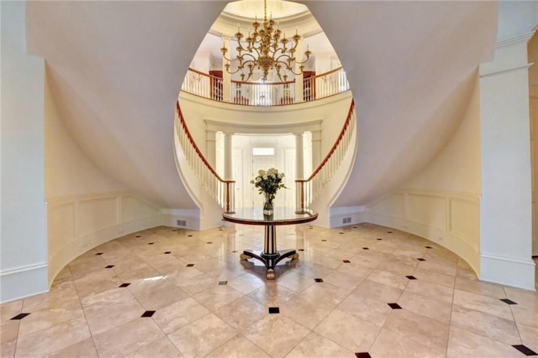 Exquisite Luxury Estate Living A Masterpiece in North Valley