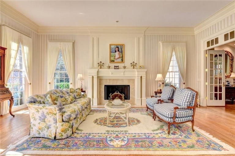 Exquisite Luxury Estate Living A Masterpiece in North Valley