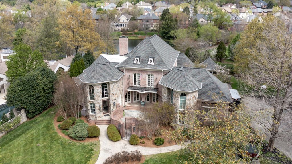 Exquisite Tennessee Estate: Luxury Living at Its Finest, Offered at $2.6 Million