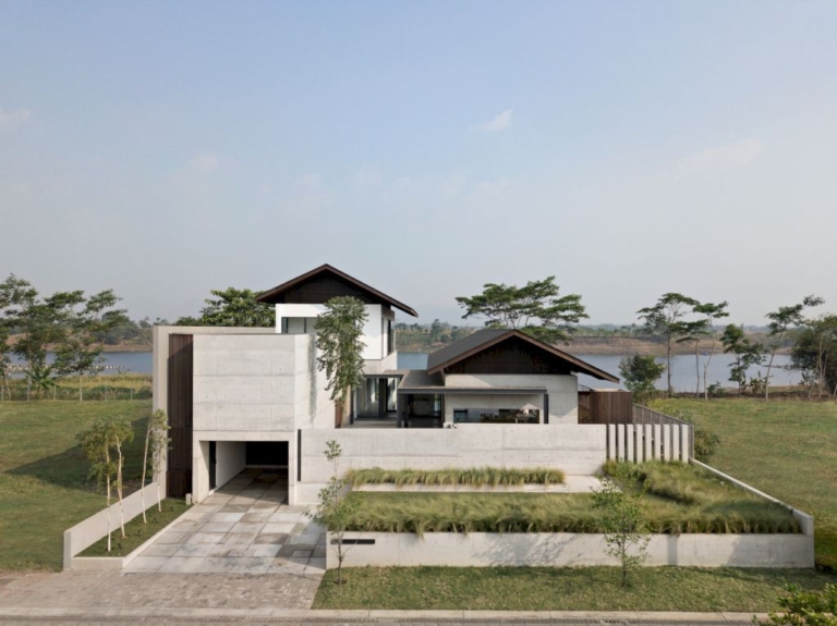 Iyashi House, A Serene Retreat by Pranala Associates