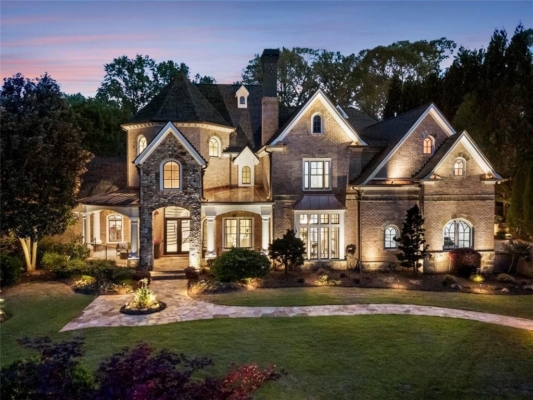 Magnificent Luxury: A Grand Estate in Manor Golf and Country Club, Georgia, Offered at $4.175 Million