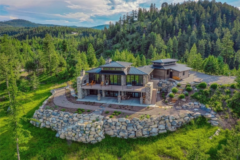 Montana Majesty: Luxurious Lakeside Living with Spectacular Views Seeks $5.1 Million