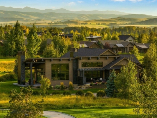 Montana Modern Majesty: Luxury Living in the Heart of Black Bull Golf Community Listed at $3,549,000