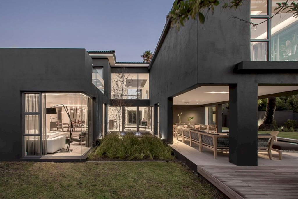 NW 57 House, Harmonizing Elegance by GSQUARED Architect