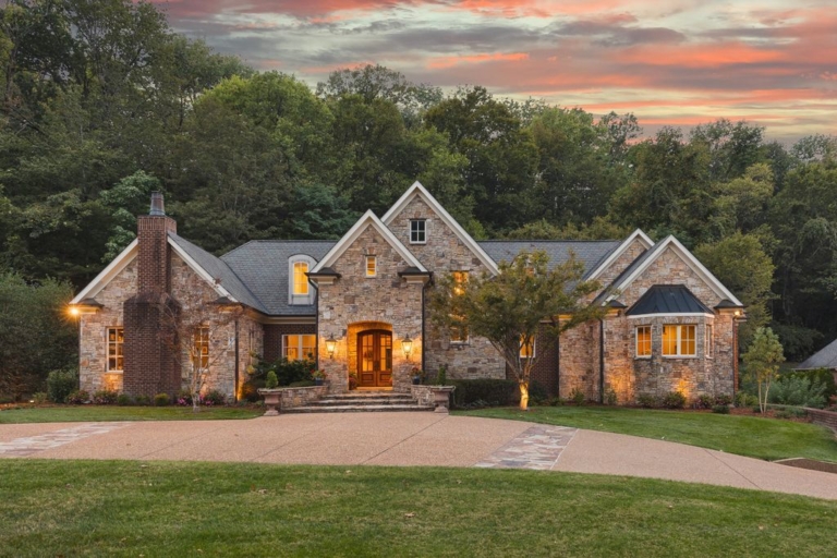 Timeless Elegance: Luxurious Custom Home on 1.54 Acres in Prime Tennessee Locale Offered at $3.1 Million
