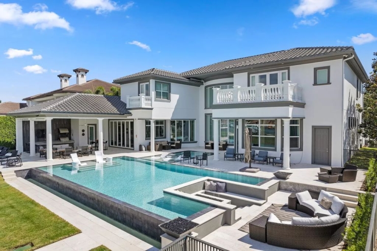Unrivaled Elegance: Captivating $16.4 Million Waterfront Retreat in North Palm Beach