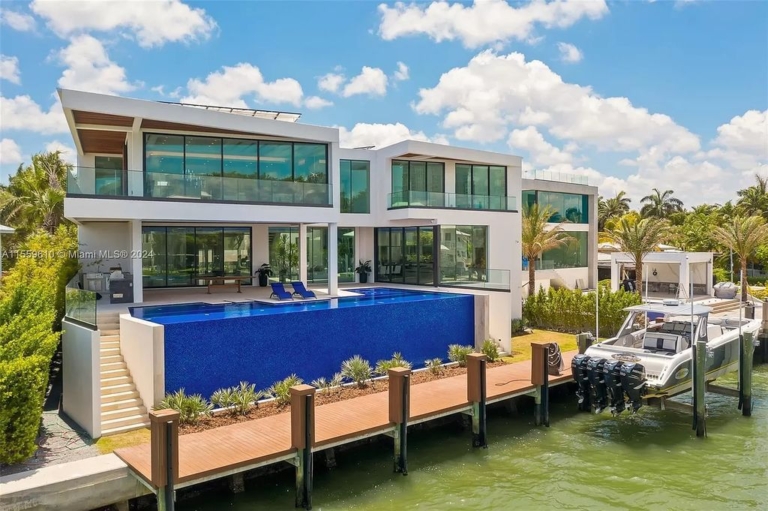 Unrivaled Luxury Living: Magnificent $23.9 Million Bayfront Haven on Belle Meade Island, Miami