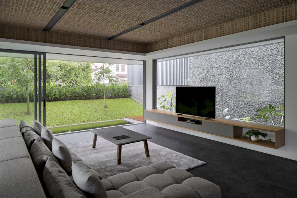 YT House, Privacy and Tranquility by Pranala Associates