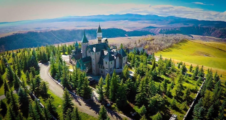 Castle Dreams: Bedford Castle in Wyoming Available for $14 Million – Your Kingdom Awaits!