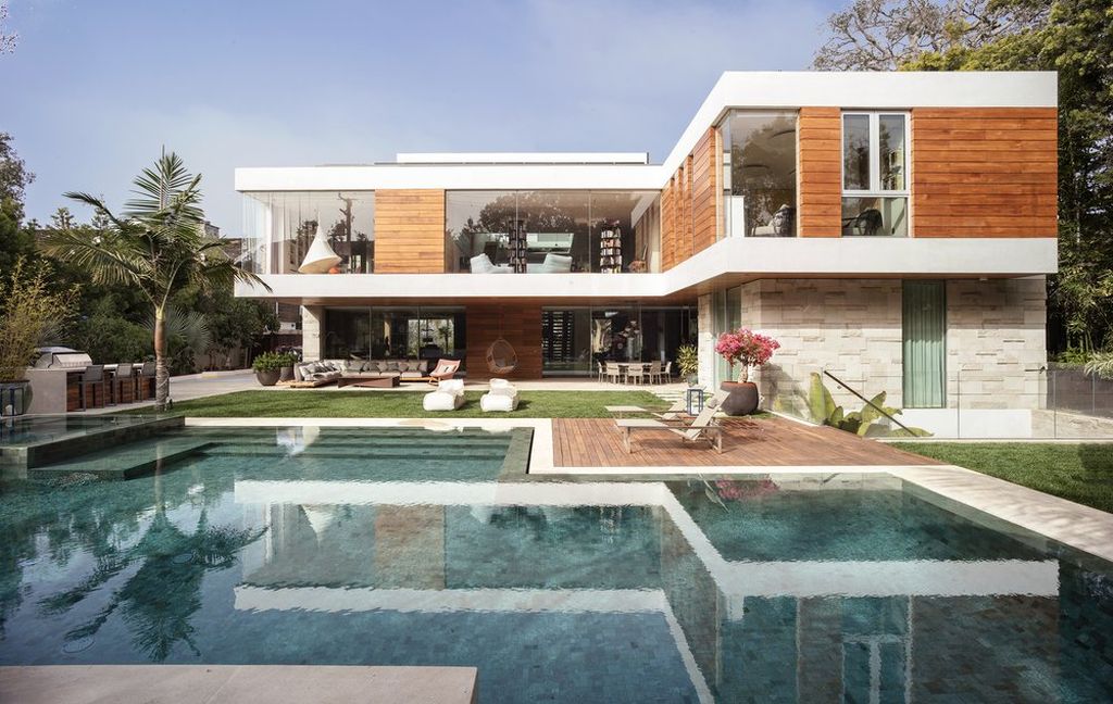 Coral House, Stunning Estate by A Whipple Russell Architects
