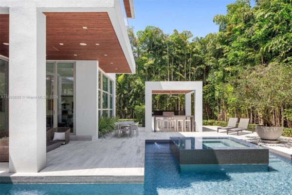 Picture of Exquisite Modern Luxury Home with Pool and Outdoor Kitchen in Golden ...