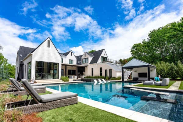 Luxurious Tennessee Home Boasts Modern Design, Smart Tech, and Resort-Like Backyard for $8.65 Million