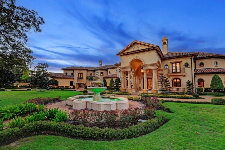 Luxury & Palatial Opulence Await You in This Exclusive 2.2 Acre Estate in Texas for $10,888,000