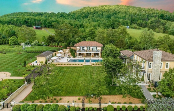 Monte Ventoso, an Exquisite Italian Villa Oasis in Madison, Virginia ...
