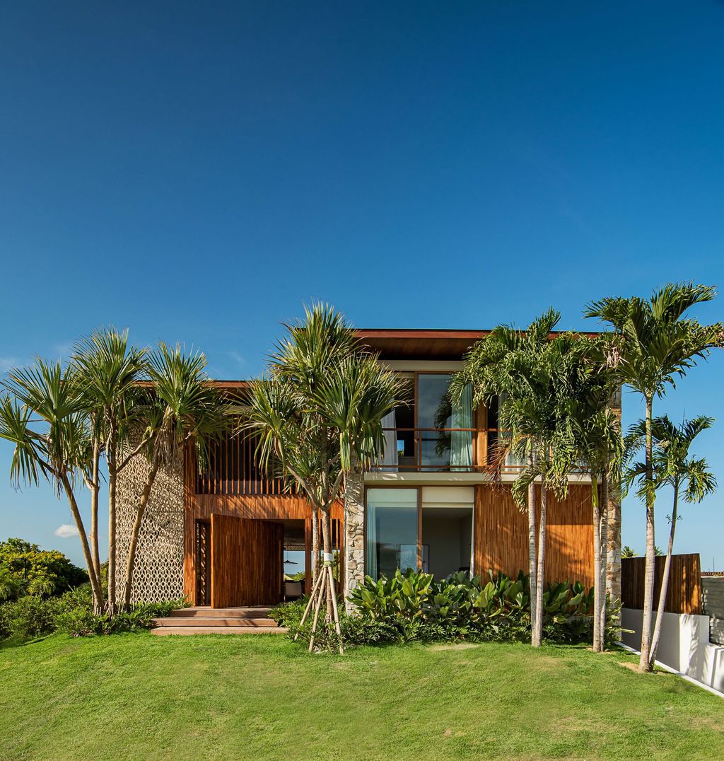 Rendada House, A Coastal Haven By Milcent Arquitetura