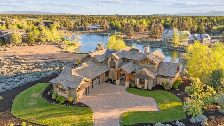Secluded Serenity: Luxury Living in Bend, Oregon’s Exquisite Residence for $2.5 Million