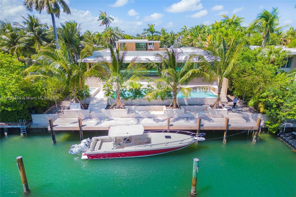 Sunset Islands III Splendor: Magnificent $35 Million Waterfront Haven in Miami Beach