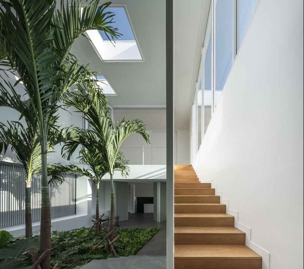 Dew House in Thailand by Ayutt and Associates Design