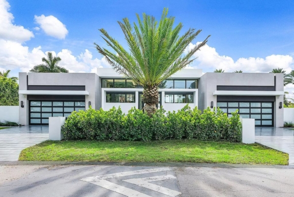 Discover Luxurious Waterfront Living in This $11.5 Million Modern ...