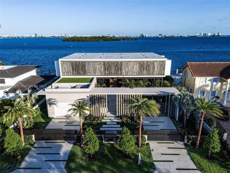 Lavish $23.9 Million Waterfront Property with Breathtaking Bay Views and Premium Amenities in North Miami