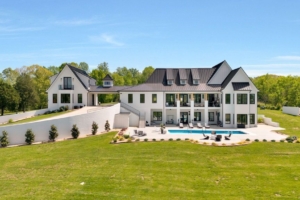 Luxury Meets Country Comfort: 46-Acre Tennessee Estate for $3,999,000