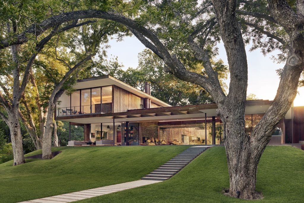 River Hills Residence in Texas by Miró Rivera Architects