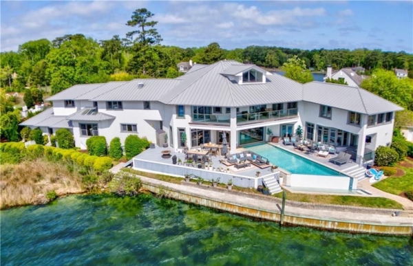 Waterfront Oasis of Luxury Living in Virginia Listed for $4.9 Million
