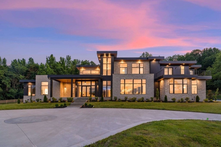 Wilco Modern: Luxurious Mountain-Inspired Estate in Tennessee for $7.5 Million